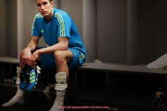 球友体育直播-向上拉式健身器材运动原理及背部肌群锻炼效果